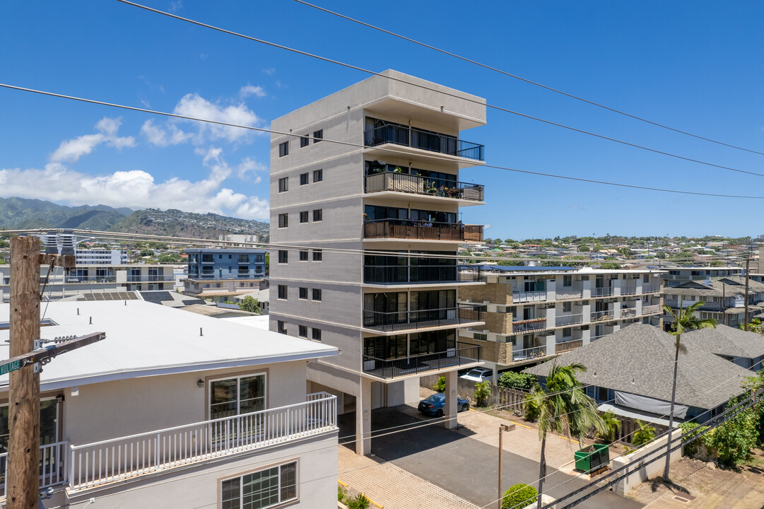 2942 Date St in Honolulu, HI - Foto de edificio