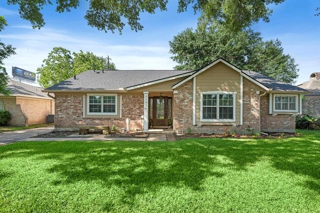 property at 21314 4 Oaks Dr