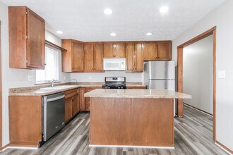 4 Hyde Park Row in Brownsburg, IN - Building Photo - Building Photo