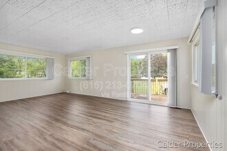 6679 Egan Ave SE in Caledonia, MI - Building Photo - Building Photo