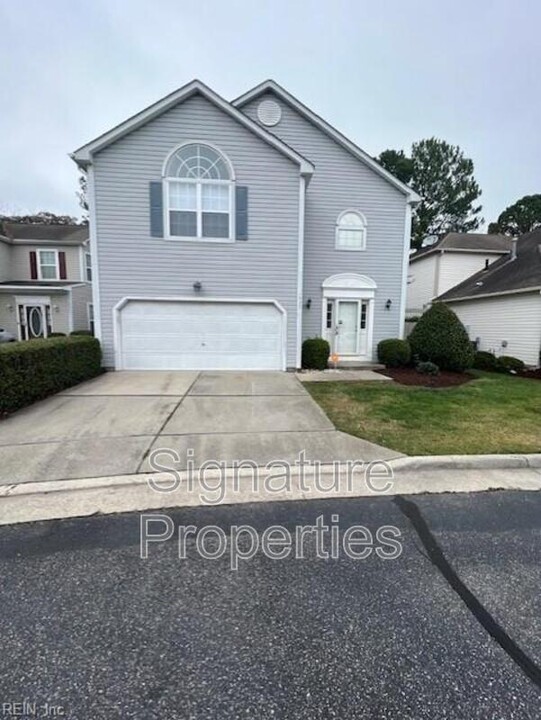 1535 Tallwood Cir in Chesapeake, VA - Building Photo