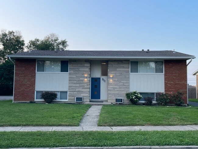 211 Tionda Dr S, Unit 3