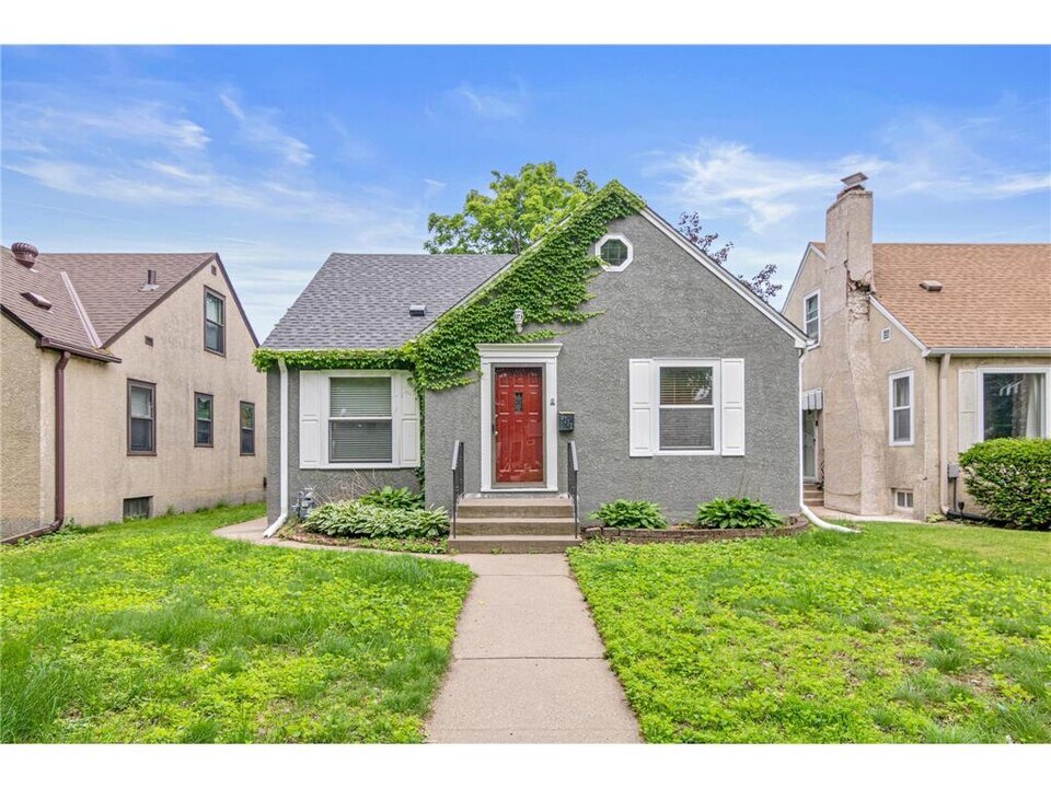 5712 25th Ave S in Minneapolis, MN - Building Photo