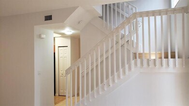 4919 Schooner Dr in Fort Lauderdale, FL - Foto de edificio - Building Photo