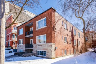 3740 Édouard-Montpetit Boul in Montréal, QC - Building Photo