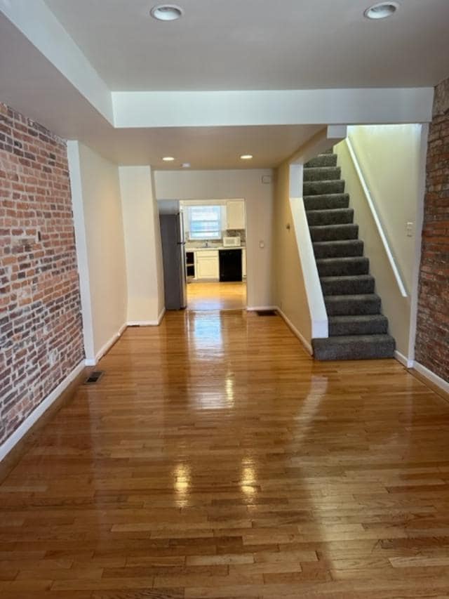 property at 605 S Decker Ave