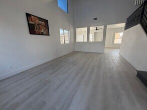 4828 Celsion Rock St in North Las Vegas, NV - Foto de edificio - Building Photo