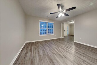 1210 Webb Farm Ln in Loganville, GA - Building Photo - Building Photo