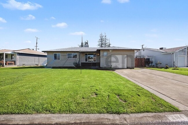 1644 Bowling Green Dr in Sacramento, CA - Building Photo - Building Photo