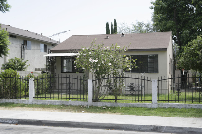 11140 Dodson St in El Monte, CA - Foto de edificio - Building Photo