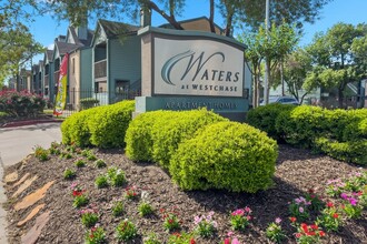 Waters at Westchase Apartments in Houston, TX - Building Photo - Building Photo