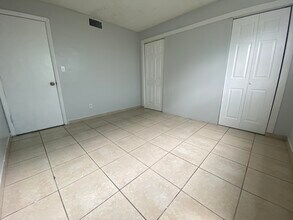 3204 Louisiana Ave-Unit -B in Fort Pierce, FL - Building Photo - Building Photo