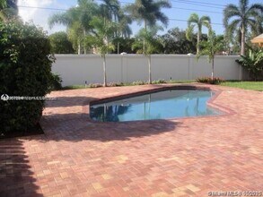 13410 NW 8th Ct in Sunrise, FL - Building Photo - Building Photo