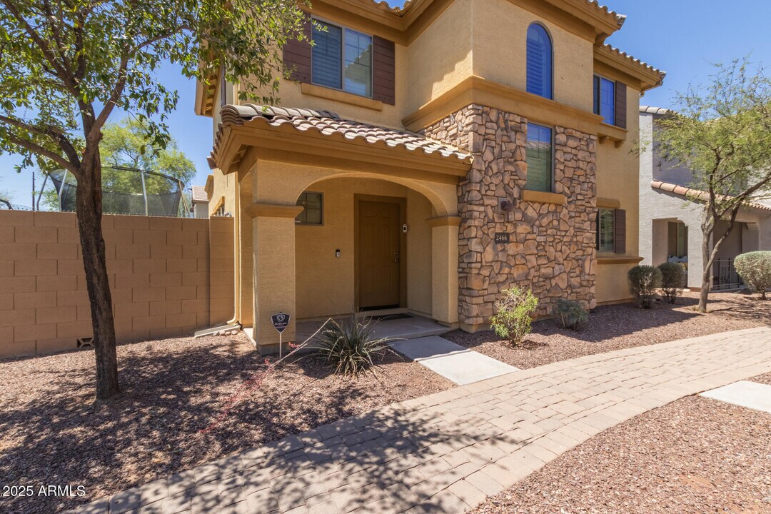 2466 E Boston St in Gilbert, AZ - Building Photo