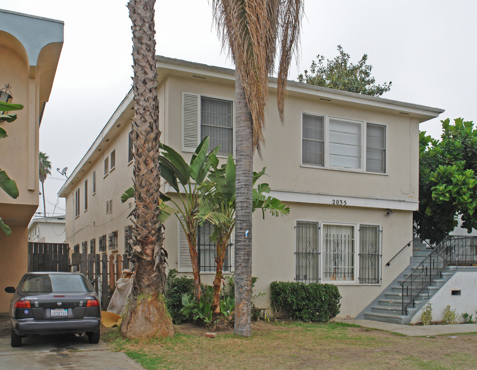 2035 Holt Ave in Los Angeles, CA - Building Photo