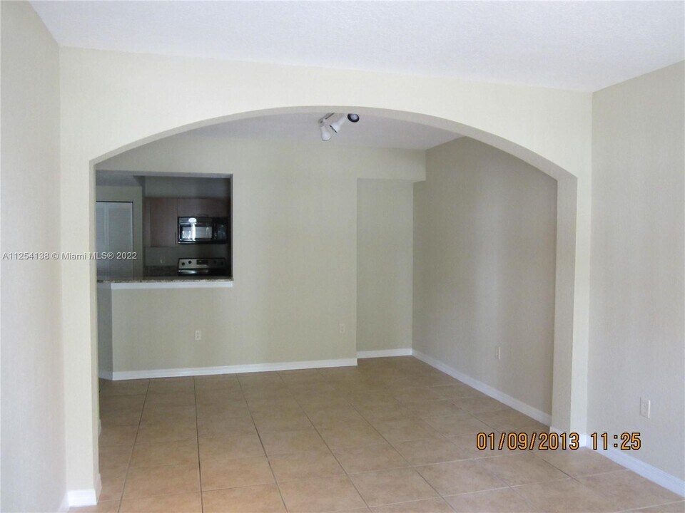 144 SW Peacock Blvd-Unit -23102 in Port St. Lucie, FL - Building Photo