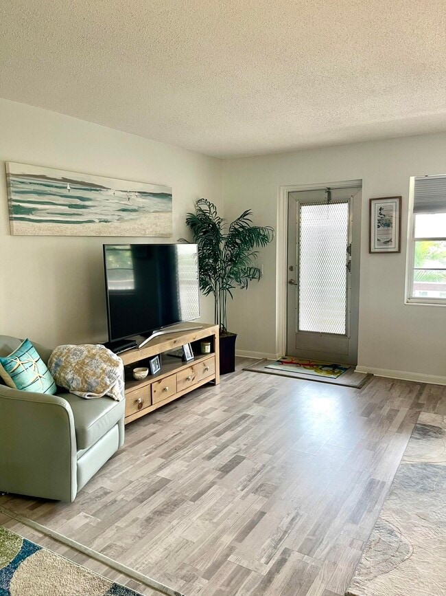 211 Dorchester I in West Palm Beach, FL - Building Photo - Building Photo
