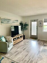 211 Dorchester I in West Palm Beach, FL - Building Photo - Building Photo