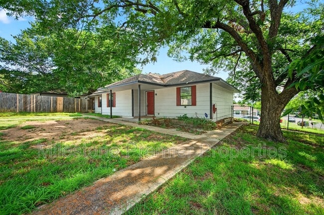 701 E Morton St in Denison, TX - Building Photo - Building Photo