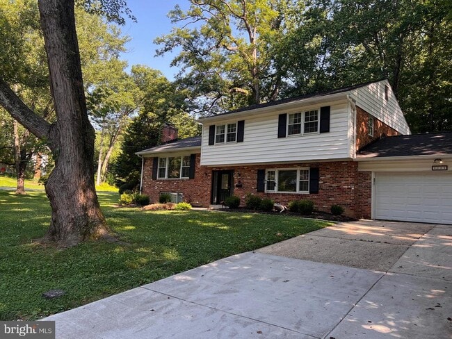 property at 9104 Hamilton Dr