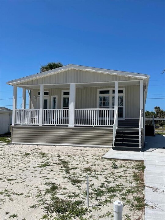 3200 Holly Ave in Englewood, FL - Foto de edificio