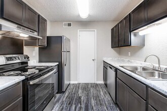 Orchard Landing Apartments in Ridgeland, MS - Foto de edificio - Building Photo