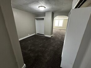 212 N Fifth St., Unit B Upstairs 1/1 in Boonville, IN - Building Photo - Building Photo