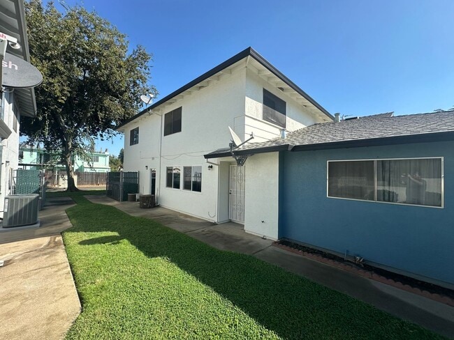1119 Casita Dr in Yuba City, CA - Building Photo - Building Photo
