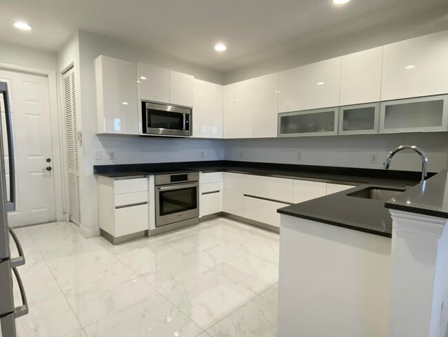 property at 850 Millbrae Ct