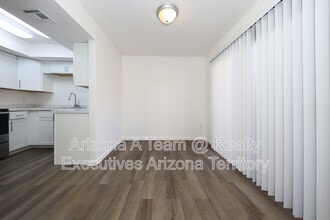 9420 E Speedway Blvd in Tucson, AZ - Building Photo - Building Photo