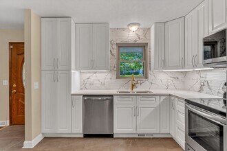 916 Allison Ave in Manhattan, KS - Building Photo - Building Photo