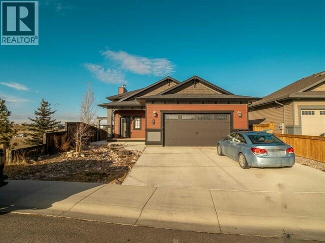 property at 351 Skeena Cres W