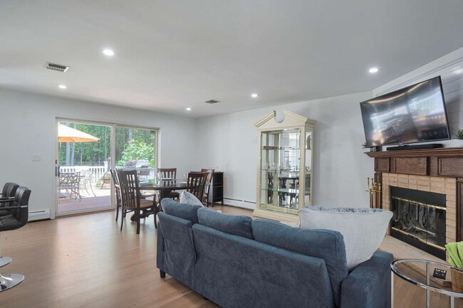 property at 1 Ginny Ct