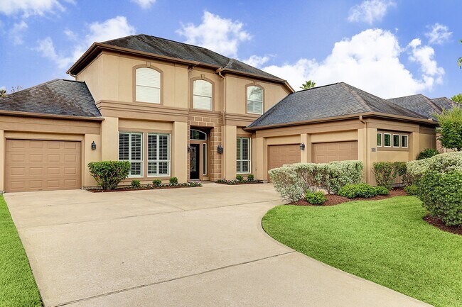 13323 Brentonwood Ln in Houston, TX - Foto de edificio - Building Photo