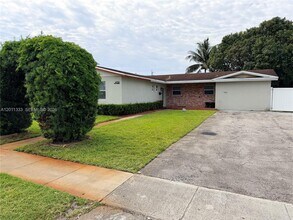 4350 NW 14th St in Lauderhill, FL - Building Photo - Building Photo