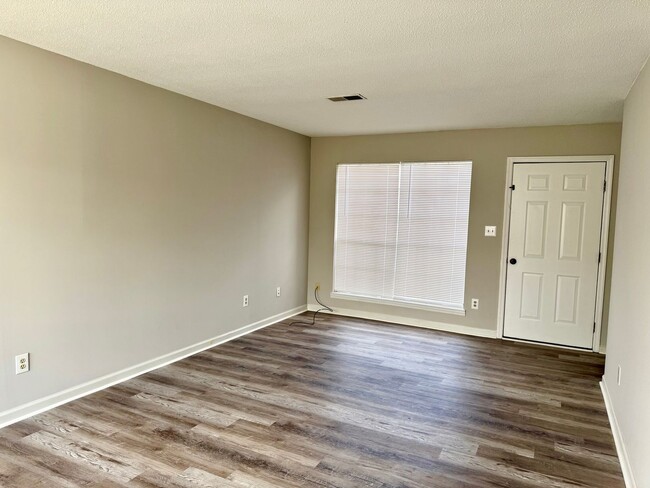 304 Hillsboro Ln in Helena, AL - Building Photo - Building Photo