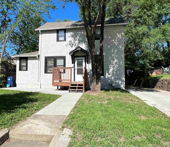 property at 407 N Covell Ave