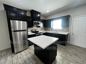 1327 W Garfield Ave in Alton, TX - Building Photo - Building Photo