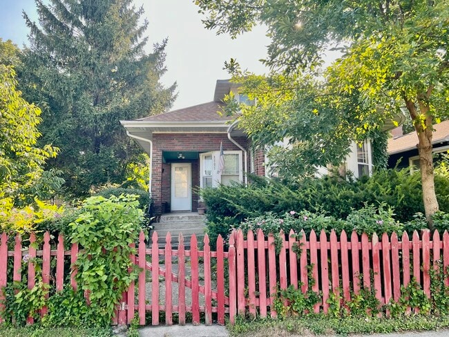 property at 1701 Victoria Ave