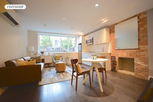 property at 44 S Oxford St