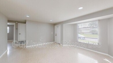 621 21st St W in Bradenton, FL - Building Photo - Building Photo