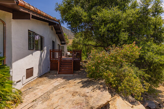 2267 McNell Rd in Ojai, CA - Foto de edificio - Building Photo