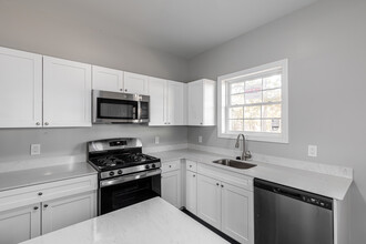 Apex Townhomes in Manchester, CT - Foto de edificio - Interior Photo