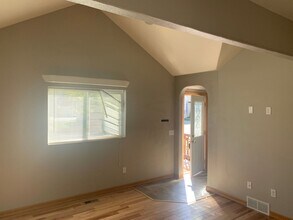 715 7th St NW in Minot, ND - Building Photo - Building Photo
