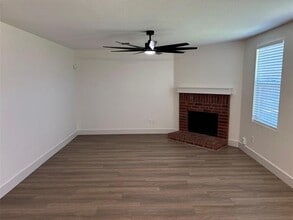 803 Moss Glen Trail in Arlington, TX - Building Photo - Building Photo