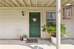 717 Heavens Dr in Mandeville, LA - Foto de edificio - Building Photo
