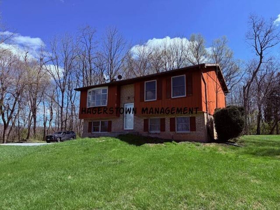 14430 Battletown Rd in Hagerstown, MD - Foto de edificio