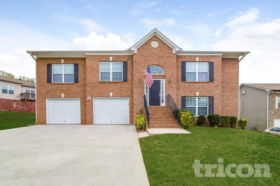 1224 Quiet Arbor Ct in Lithonia, GA - Building Photo