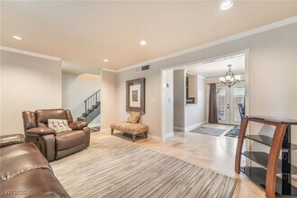 1038 Tam O Shanter in Las Vegas, NV - Building Photo - Building Photo