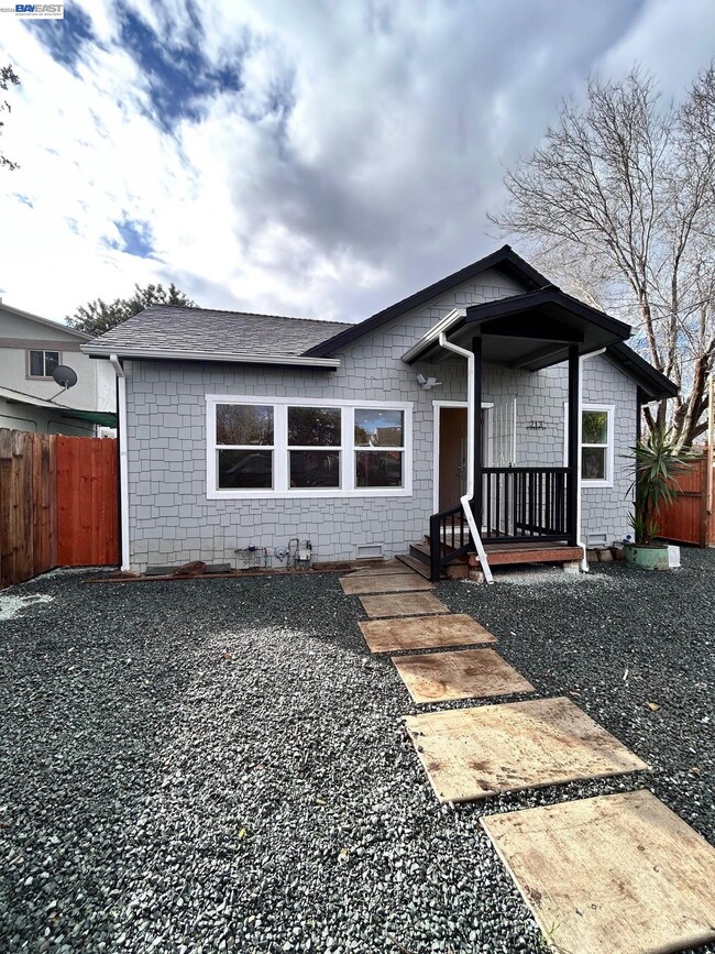 213 E Ruby St in Oakley, CA - Building Photo - Building Photo